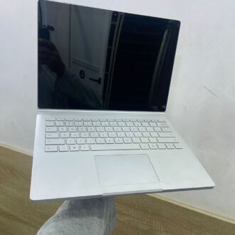 Surface Book 2 | Intel Core i7  | 8th Generation |  512GB SSD | 16GB Ram | Keyboard Light | Touchscreen | Windows 11 Pro